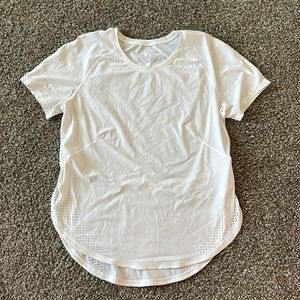 NWOT lululemon vent tee